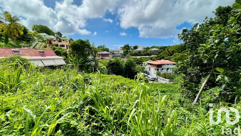 Terrain 585 m² · au Gosier · 132 000 €