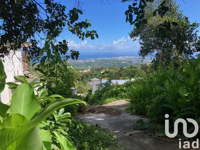 Land at Saint-Paul (97411)