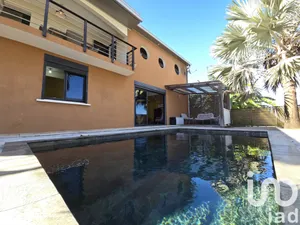 House at Saint-Pierre (97410)