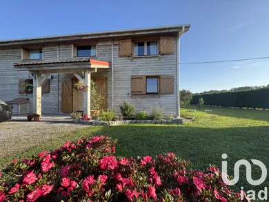 Chalet at Saint-Dos (64270)