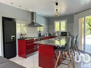 House at Saint-Denis-de-Pile (33910)