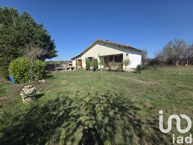 House at Ménesplet (24700)