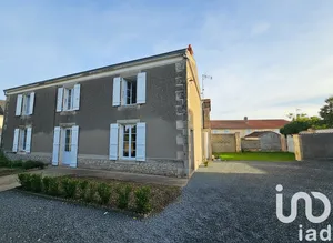 Village house at Le Vanneau-Irleau (79270)
