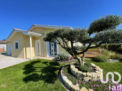 Traditional house in Couquèques (33340)