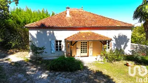 Domain in  Saint-Nazaire-de-Valentane (82190)