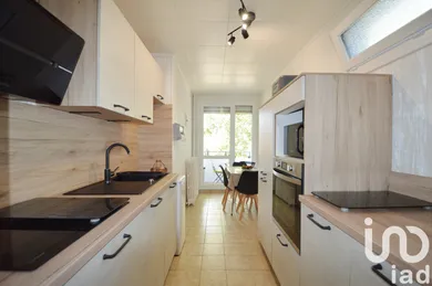 Apartment in Villebon-sur-Yvette (91140)
