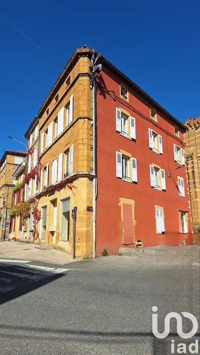 Building at Bessenay (69690)