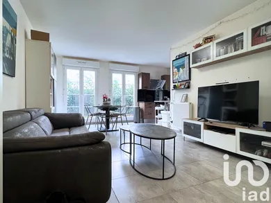Apartment in Villeneuve-Saint-Denis (77174)
