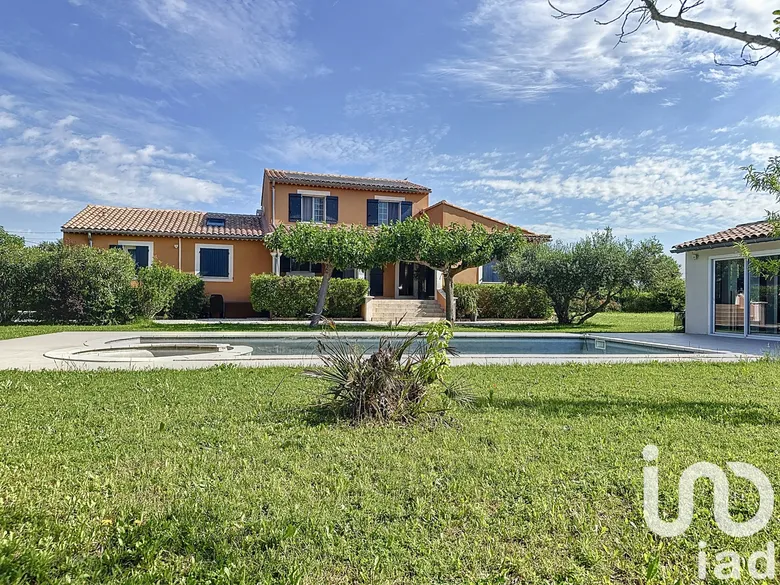 Maison 6 pièces 175 m² · à Entraigues-sur-la-Sorgue · 175 m² · 545 000 €