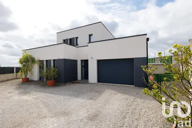 Architectural house at Montois-la-Montagne (57860)