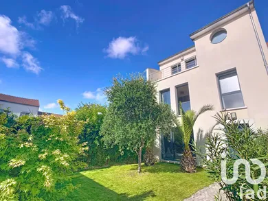 House at Colombes (92700)