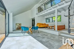 Architectural house in Carignan-de-Bordeaux (33360)