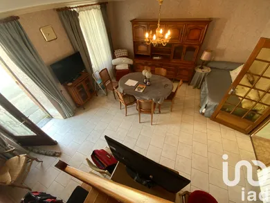 House at COMBREE (49520)