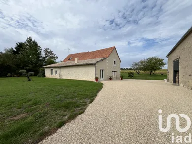 Maison de campagne à Paizay-Le-Sec (86300)