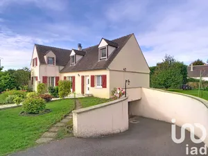 Traditional house at Égreville (77620)