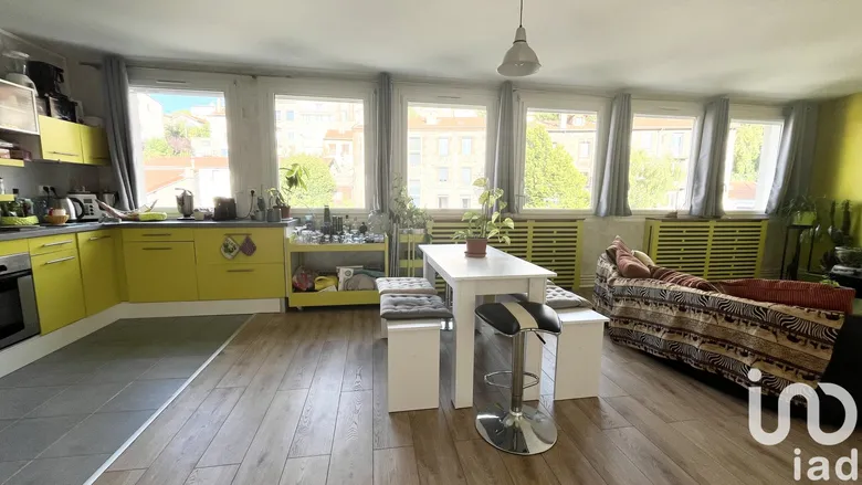 Appartement 4 pièces 67 m² · à Saint-Étienne · 67,3 m² · 85 000 €