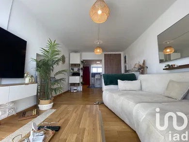 Apartment in Hyères (83400)