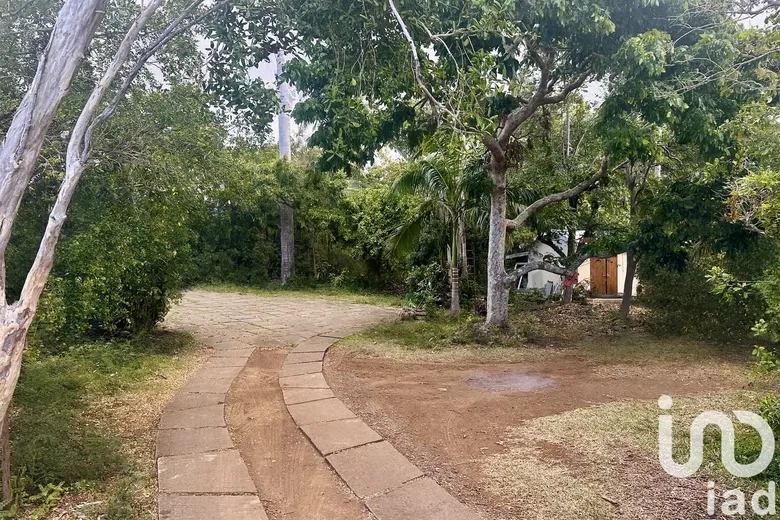 Terrain à Sainte-Marie (97438) · 410 000 €