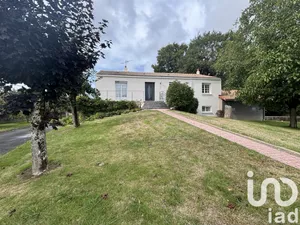 Maison traditionnelle à SAINTE FLAIVE DES LOUPS (85150)