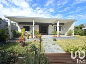 House at Saint-Louis (97450)