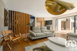 Architectural house at Tassin-la-Demi-Lune (69160)