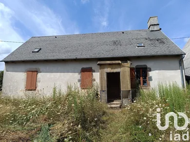 House in PLEAUX (15700)