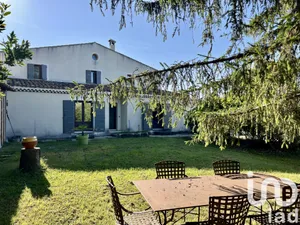 House at Cadenet (84160)