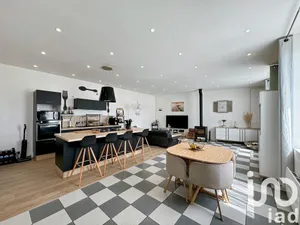 Townhouse in Saint-Perreux (56350)