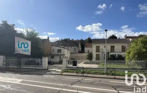 Building at Carrières-sous-Poissy (78955)