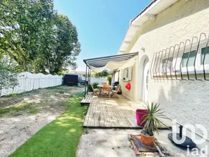 Maison traditionnelle à Saint-Médard-en-Jalles (33160)