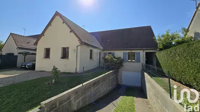 House at Vernon (27200)