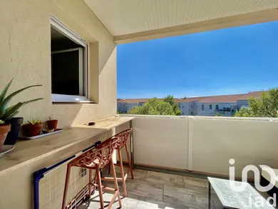 Apartment in Mèze (34140)