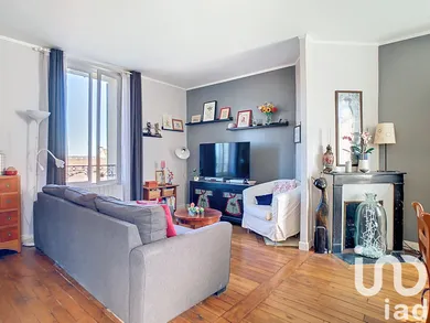 Apartment in Saint-Cyr-l'École (78210)