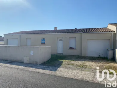 House at Le Thou (17290)