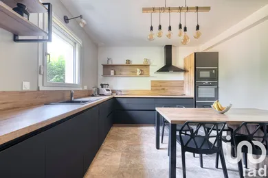 House at Montreuil-Juigné (49460)