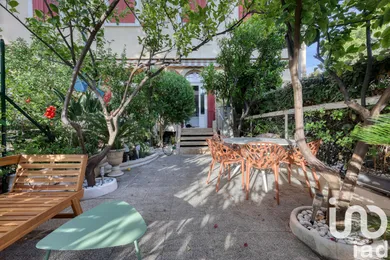 Appartement à Saint-Cyr-sur-Mer (83270)