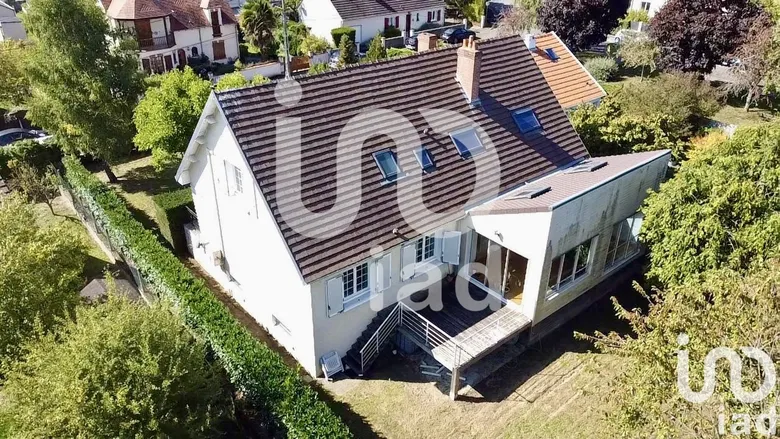 Maison 8 pièces 217 m² · à Saint-Jean-de-Braye · 217 m² · 359 990 €