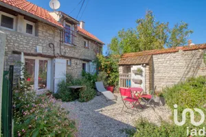Village house at Césarville-Dossainville (45300)
