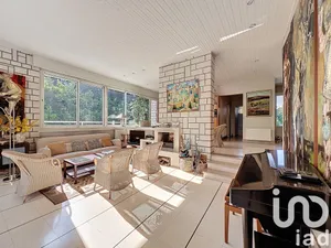 Maison d'architecte à Vaux-sur-Seine (78740)