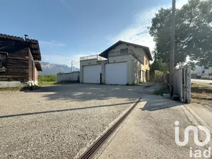 Building at Gières (38610)