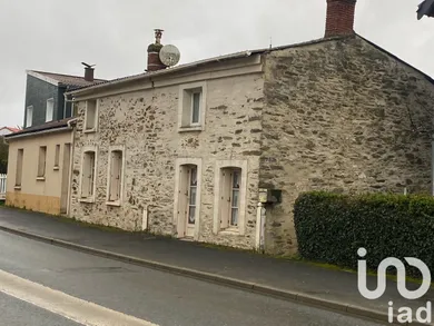 Maison de village à Beaupréau (49600)