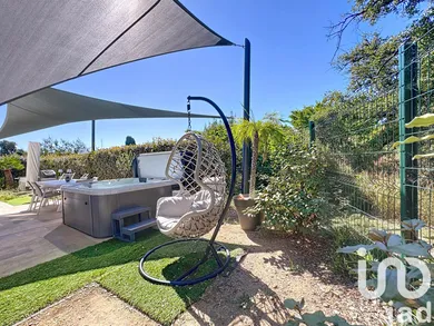 Traditional house at Saint-Cyr-sur-Mer (83270)