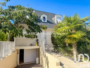 Traditional house at La Ville-du-Bois (91620)