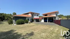 Maison d'architecte à Parentis-en-Born (40160)