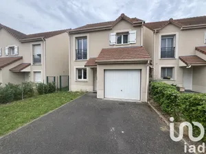 Detached house at Montereau-Fault-Yonne (77130)