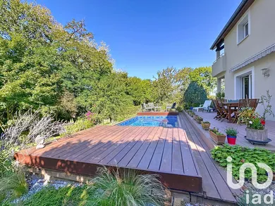 Architectural house at Ogy (57645)