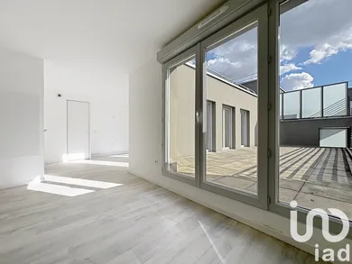 Apartment at Champs-sur-Marne (77420)