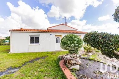 House at Château-Guibert (85320)