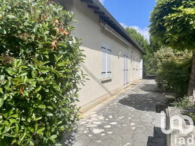 Maison traditionnelle à Le Lardin-Saint-Lazare (24570)