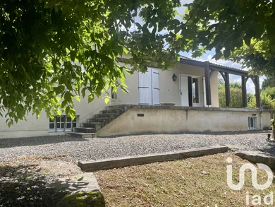Maison traditionnelle à Le Lardin-Saint-Lazare (24570)